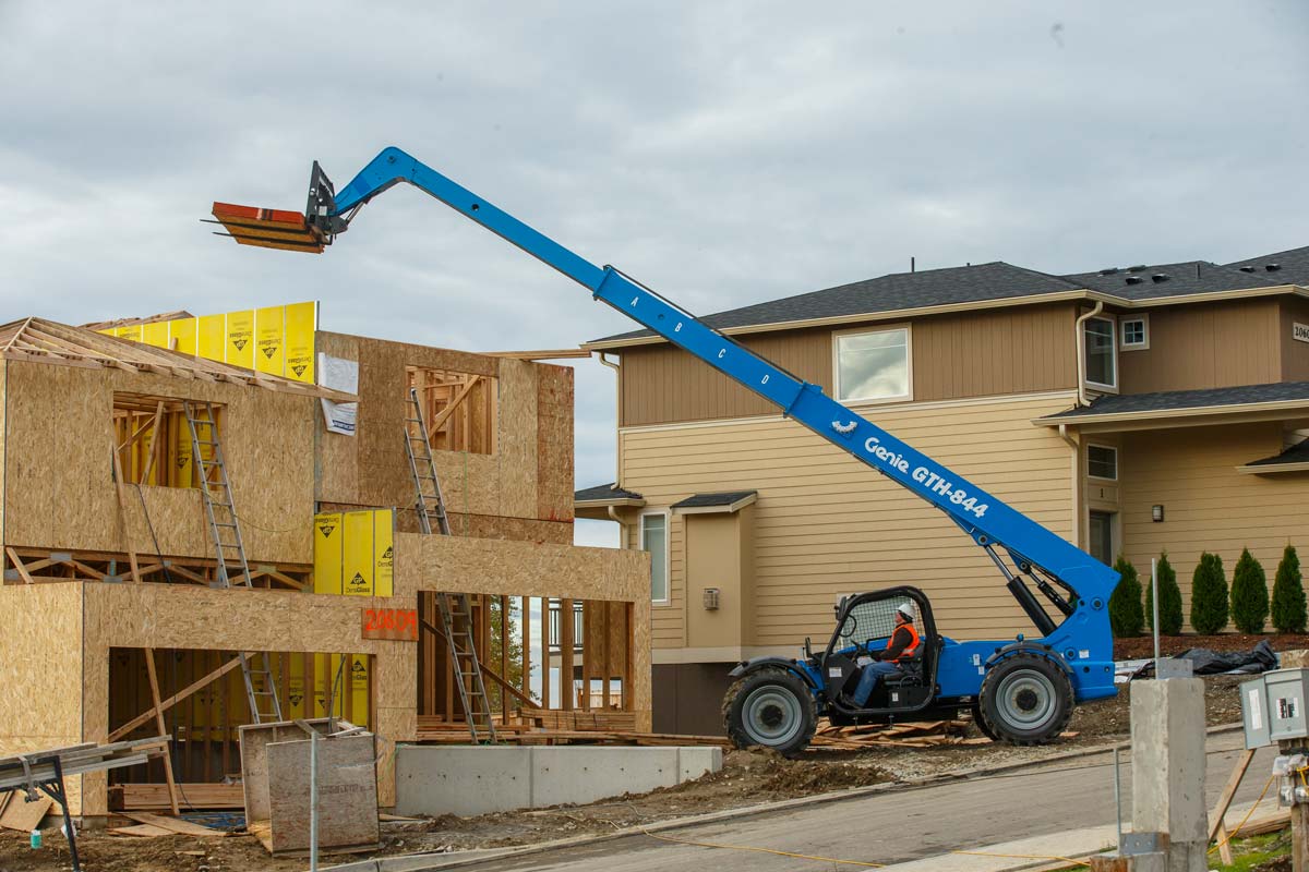 GTH-844 - Briggs Equipment