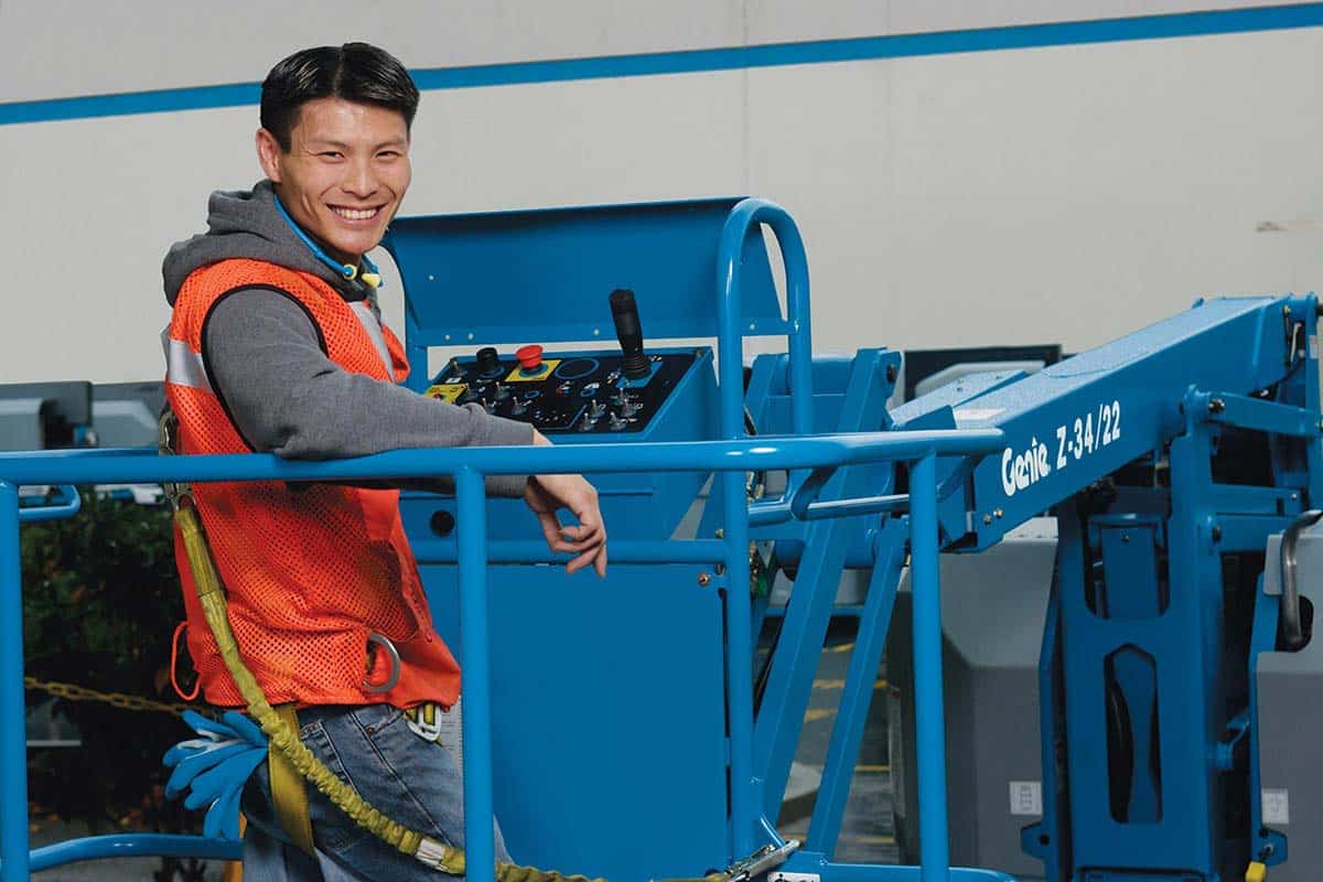 New Genie Z-34/22 IC at Briggs Equipment