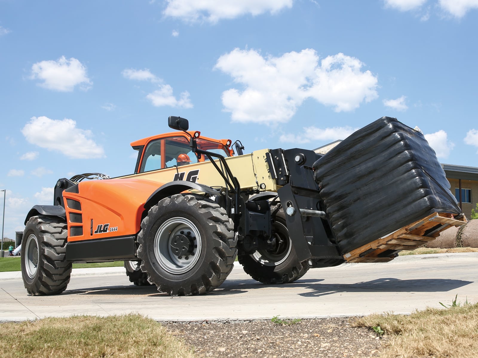 New JLG 1644 High Capacity Model at Briggs Equipment