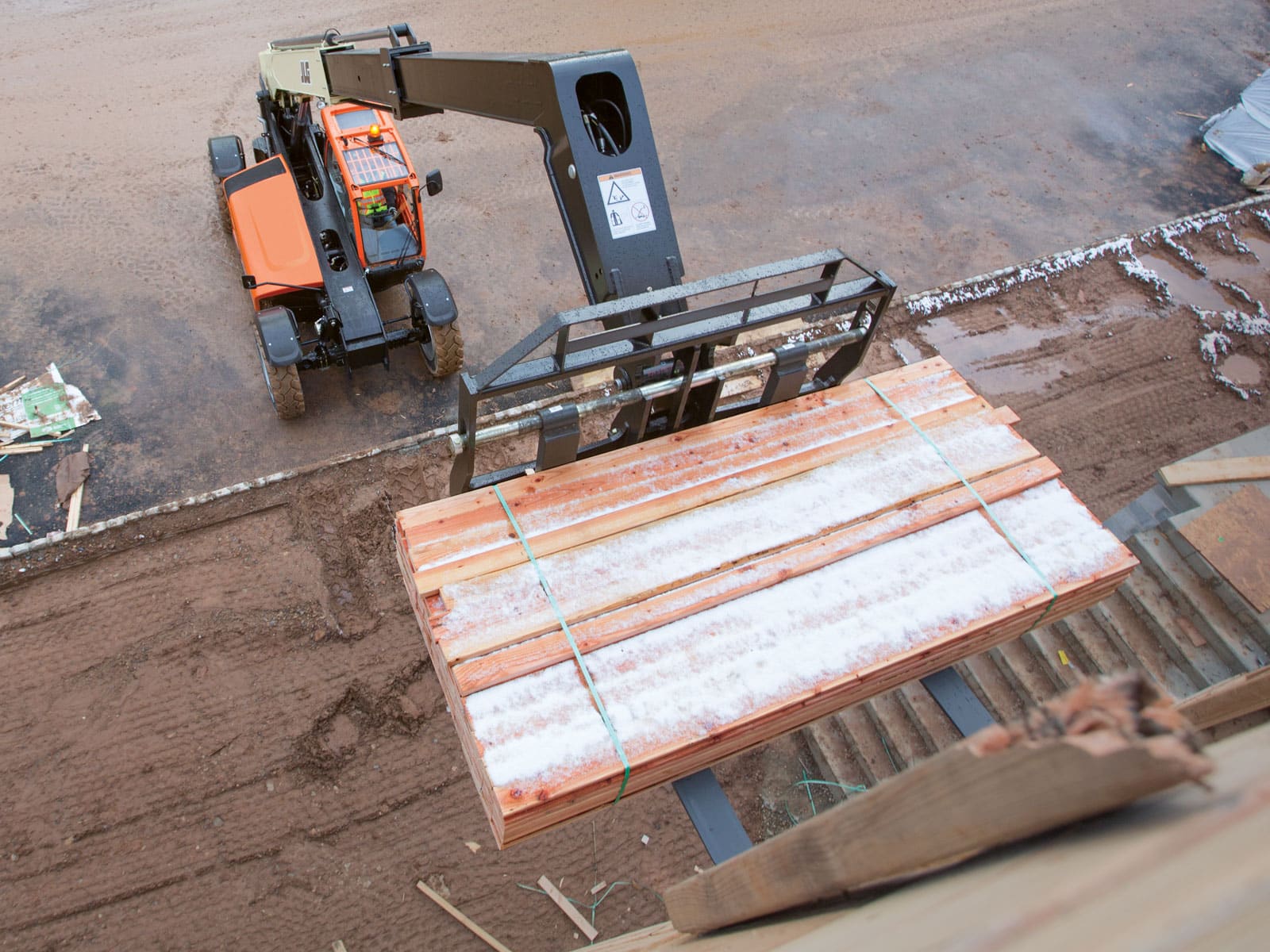 New JLG 943 at Briggs Equipment