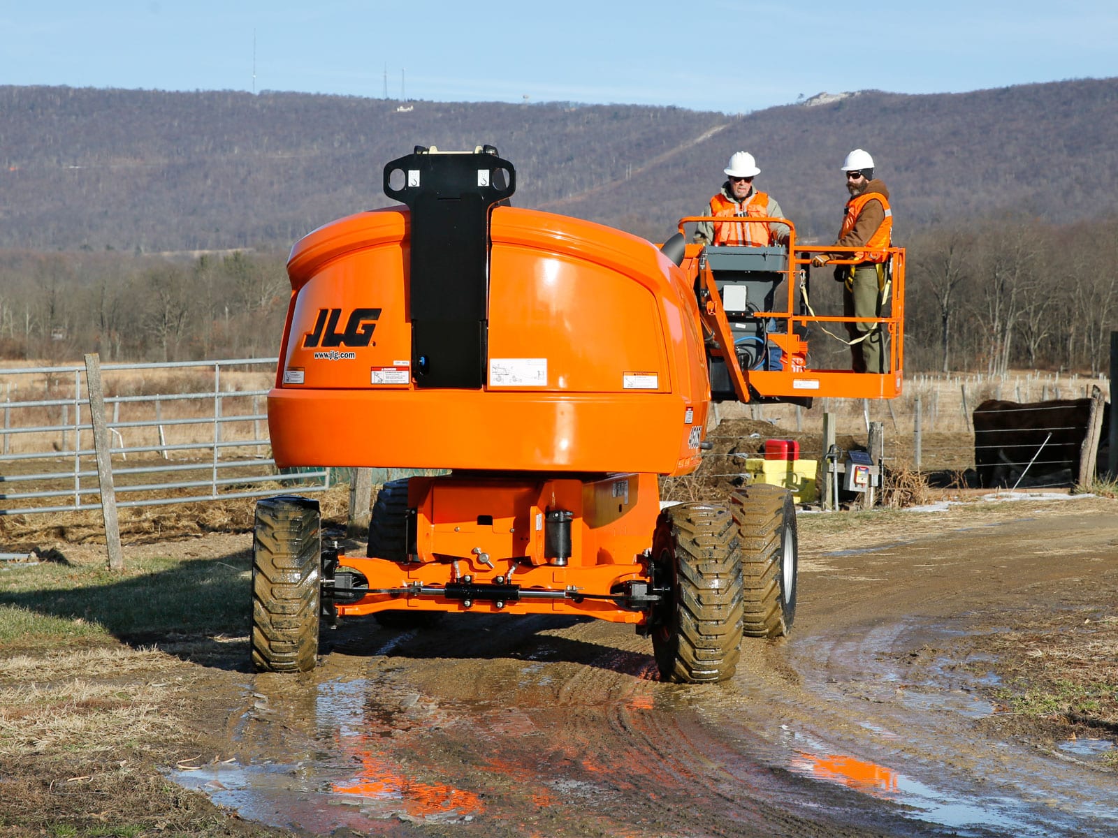 New JLG 460SJ at Briggs Equipment