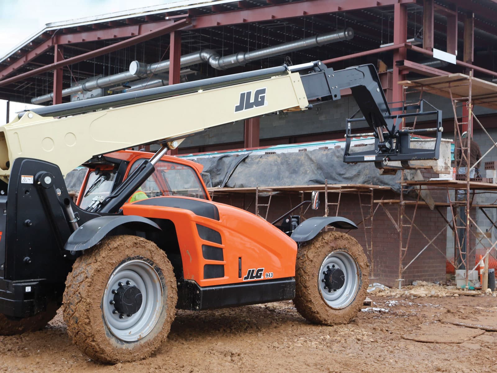 New JLG 943 at Briggs Equipment