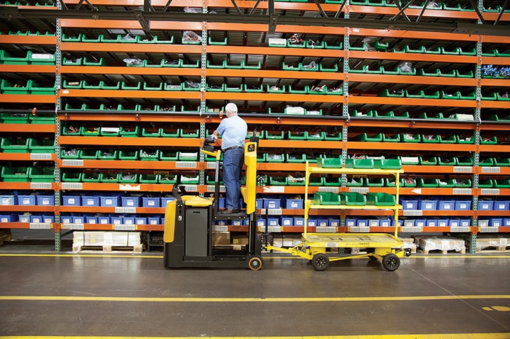 Tow Tractors at Briggs Equipment